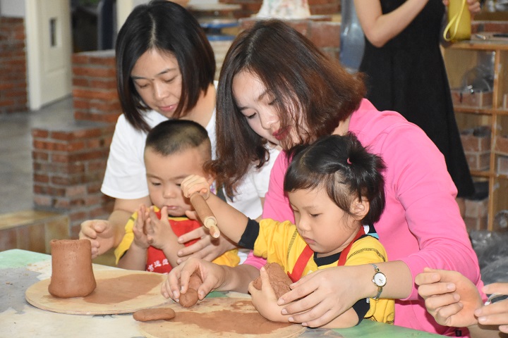 “手指家族”秋游社會實(shí)踐活動 “手指家族”秋游社會實(shí)踐活動