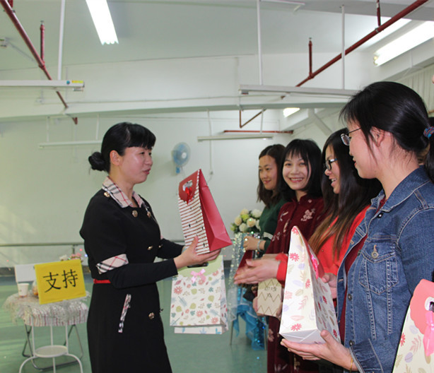 家園合力，共創(chuàng)佳績-----花園幼兒園家委會(huì)活動(dòng)報(bào)道