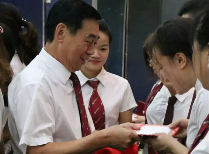人勤效率高，和衷氣象新，龍華中英文實(shí)驗(yàn)學(xué)校新學(xué)期開學(xué)井然有序