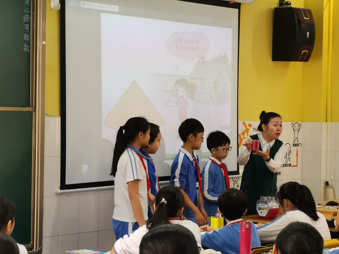 任務(wù)驅(qū)動(dòng)學(xué)習(xí)，落實(shí)核心素養(yǎng) ——小學(xué)部數(shù)學(xué)組教研活動(dòng)報(bào)道